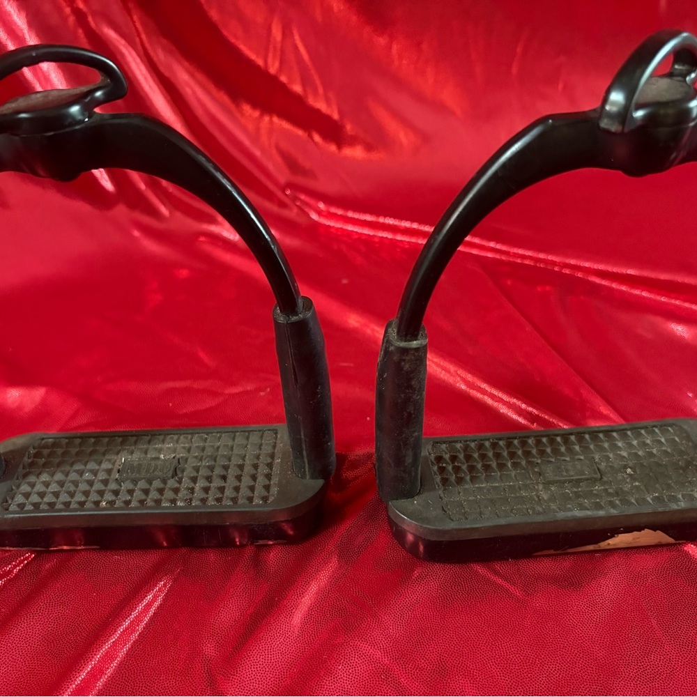 MDC Black Riding Stirrups with Textured flex Footbeds